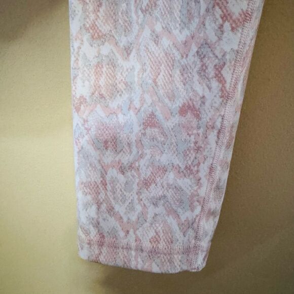 Old Navy Pink and White Leggings with Slim Fit - Picture 4 of 8